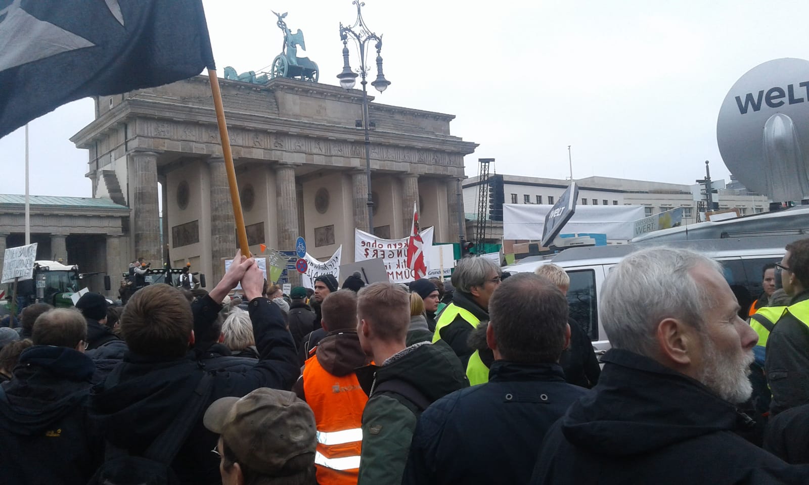 newsimages/52-Demo Berlin 13.jpg
